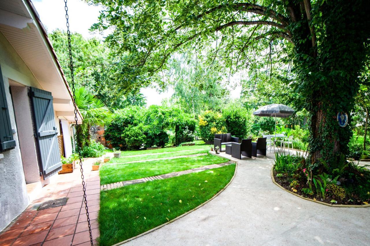 Апартаменты Mirguet Au Jardin Saint-Elix-le-Chateau Экстерьер фото